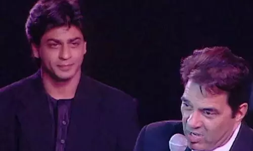 Throwback: धर्मेंद्र ने एक बार माना था कि उन्हें शाहरुख खान से जलन होती थी Throwback: धर्मेंद्र ने एक बार माना था कि उन्हें शाहरुख खान से जलन होती थी