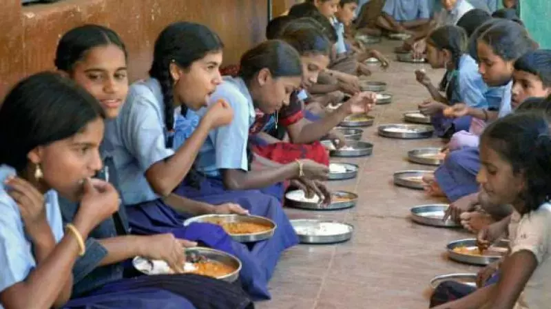 Telangana के मिड-डे मील रसोइयों ने बकाया बिल और कम मेन्यू चार्ज को लेकर आंदोलन की चेतावनी दी