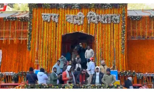 बद्रीनाथ धाम के कपाट आज शीतकाल के लिए बंद बद्रीनाथ धाम के कपाट आज शीतकाल के लिए बंद