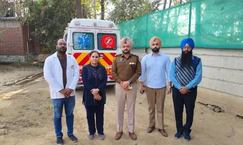 Ludhiana: गैर-कानूनी नशा मुक्ति केंद्र का भंडाफोड़, कमरे में बंधक बनाए गए 25 युवाओं को छुड़ाया गया Ludhiana: गैर-कानूनी नशा मुक्ति केंद्र का भंडाफोड़, कमरे में बंधक बनाए गए 25 युवाओं को छुड़ाया गया