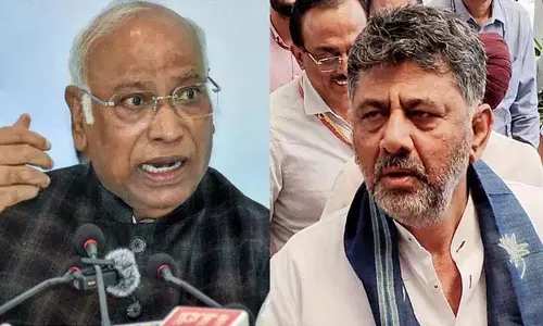 Karnataka Politics: डी.के. शिवकुमार ने CM पद को लेकर मल्लिकार्जुन खड़गे से मुलाकात की