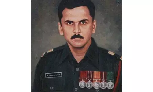 राजनाथ सिंह ने परमवीर चक्र विजेता मेजर रामास्वामी परमेश्वरन को उनके बलिदान दिवस पर दी श्रद्धांजलि राजनाथ सिंह ने परमवीर चक्र विजेता मेजर रामास्वामी परमेश्वरन को उनके बलिदान दिवस पर दी श्रद्धांजलि