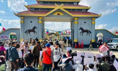 Manipur: संगाई फेस्टिवल आयोजन पर सरकार पर मेइतेई निकाय की निंदा Manipur: संगाई फेस्टिवल आयोजन पर सरकार पर मेइतेई निकाय की निंदा