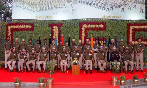 CISF ने ऑपरेशन सिंदूर के दौरान बहादुरी के लिए 19 कर्मियों को डीजी डिस्क से सम्मानित किया CISF ने ऑपरेशन सिंदूर के दौरान बहादुरी के लिए 19 कर्मियों को डीजी डिस्क से सम्मानित किया
