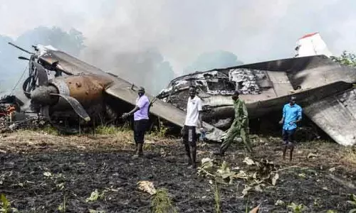 South Sudan: समैरिटन्स पर्स का हेल्प प्लेन क्रैश, 3 क्रू मेंबर्स की मौत South Sudan: समैरिटन्स पर्स का हेल्प प्लेन क्रैश, 3 क्रू मेंबर्स की मौत
