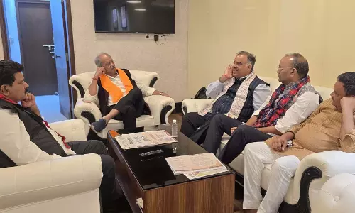 नई दिल्ली से रायपुर लौटे सांसद बृजमोहन अग्रवाल नई दिल्ली से रायपुर लौटे सांसद बृजमोहन अग्रवाल