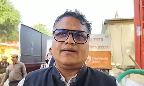 ध्वजारोहण कार्यक्रम देख लोग हुए भावविभोर, कहा- हमारे लिए सौभाग्य की बात ध्वजारोहण कार्यक्रम देख लोग हुए भावविभोर, कहा- हमारे लिए सौभाग्य की बात