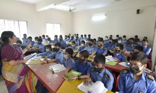 Bangladesh: प्राइमरी टीचरों ने हड़ताल की, बेहतर वेतन और प्रमोशन की मांग