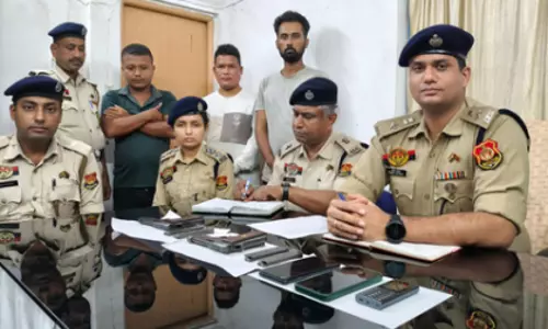 Tripura: हथियार जब्ती के बाद पुलिस ने 3 हथियार तस्करों से पूछताछ की Tripura: हथियार जब्ती के बाद पुलिस ने 3 हथियार तस्करों से पूछताछ की