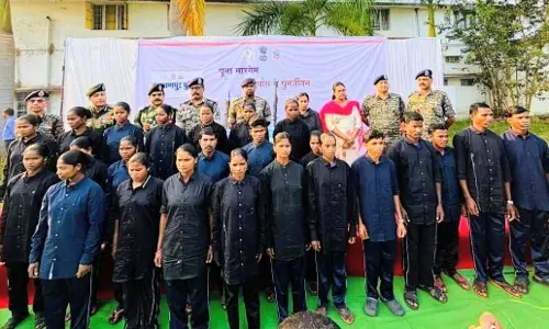 नारायणपुर में बड़ी सफलता, 28 माओवादी कैडरों ने किया आत्मसमर्पण