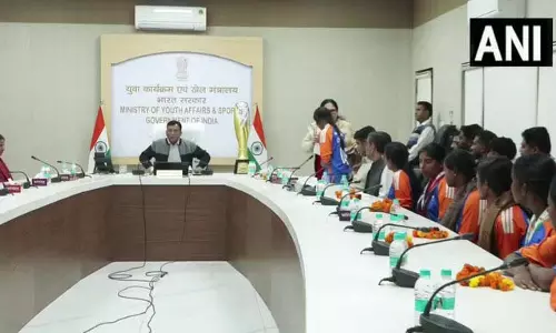 पहला महिला ब्लाइंड टी-20 वर्ल्ड कप जीतने वाली भारतीय टीम से मिले खेल मंत्री मनसुख मांडविया