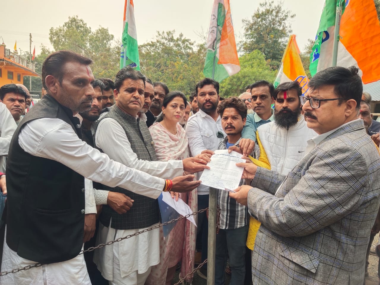 गौहरगंज में मासूम पर अत्याचार के विरोध में कांग्रेसियों ने SDM को ज्ञापन सौंपा