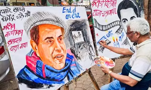 राज बब्बर की बेटी जूही ने धर्मेंद्र को किया याद, बताया- मेरे पापा के लिए बड़े भाई जैसे थे राज बब्बर की बेटी जूही ने धर्मेंद्र को किया याद, बताया- मेरे पापा के लिए बड़े भाई जैसे थे