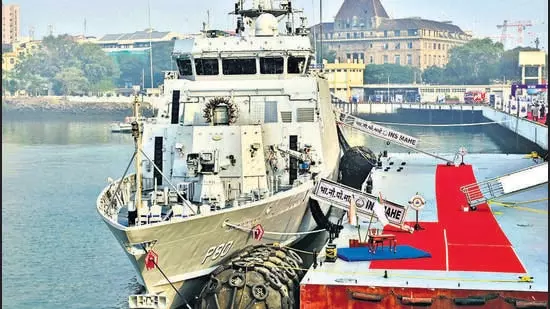 Indian Navy ने तटीय सुरक्षा को मजबूत करने के लिए एंटी-सबमरीन पोत INS माहे को शामिल किया Indian Navy ने तटीय सुरक्षा को मजबूत करने के लिए एंटी-सबमरीन पोत INS माहे को शामिल किया