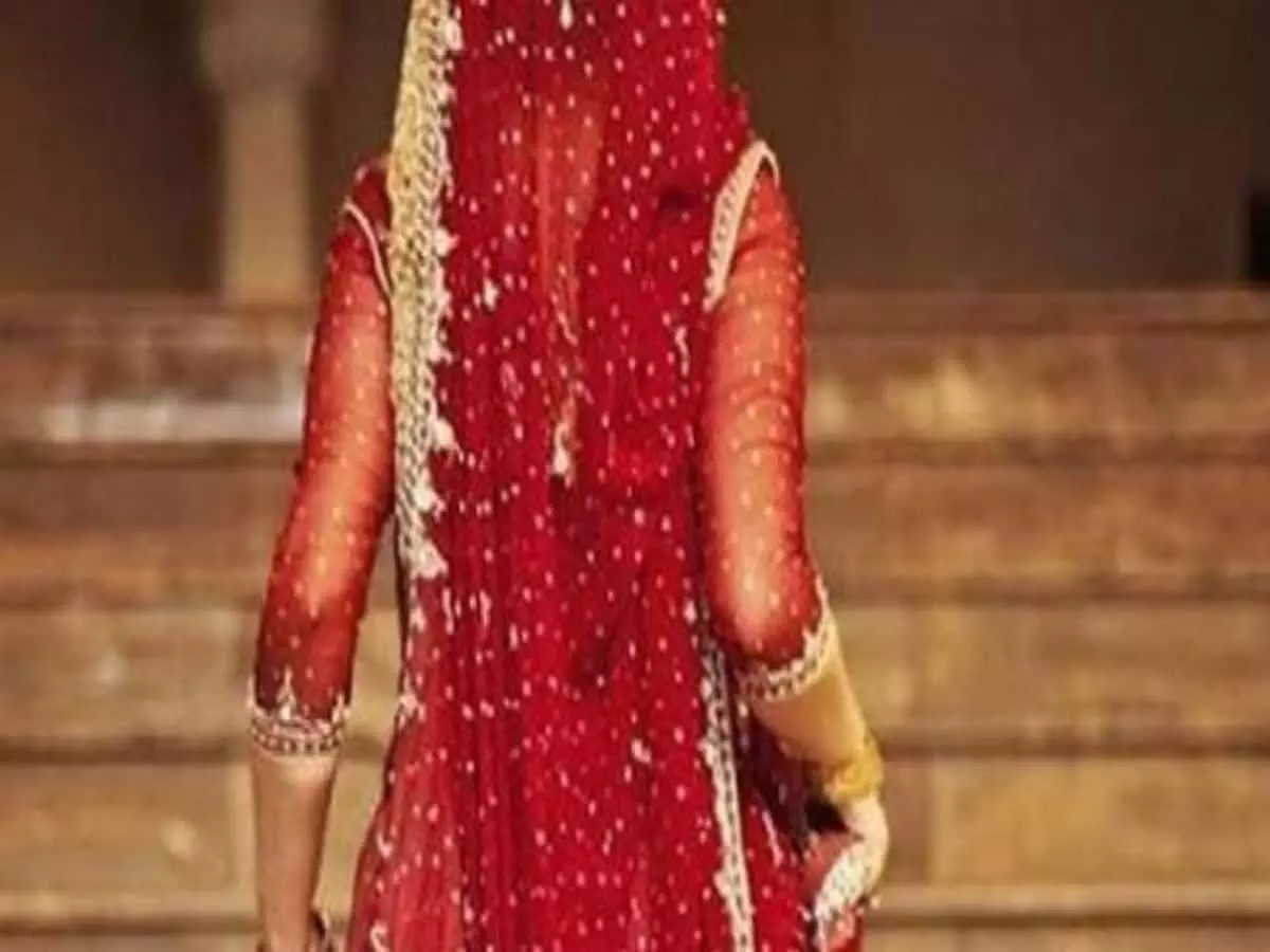 ऐन मौके पर दुल्हन का बड़ा फैसला, शादी से किया मना, मचा हड़कंप ऐन मौके पर दुल्हन का बड़ा फैसला, शादी से किया मना, मचा हड़कंप