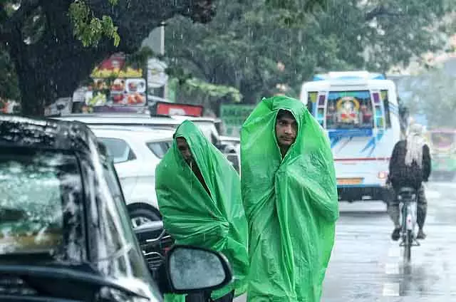 Tamil Nadu: अगले 2 घंटों तक 4 जिलों में बारिश जारी रहेगी Tamil Nadu: अगले 2 घंटों तक 4 जिलों में बारिश जारी रहेगी