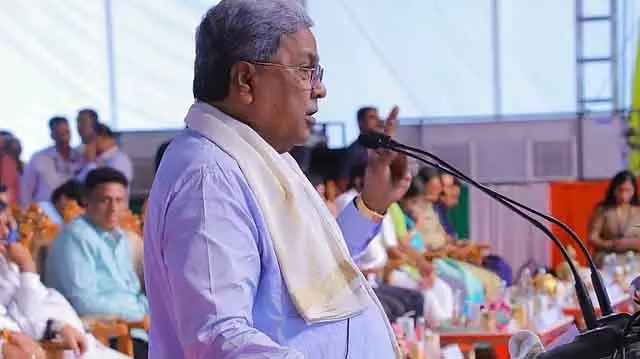 BJP शासित राज्य कर्नाटक मॉडल अपना रहे हैं: CM Siddaramaiah BJP शासित राज्य कर्नाटक मॉडल अपना रहे हैं: CM Siddaramaiah