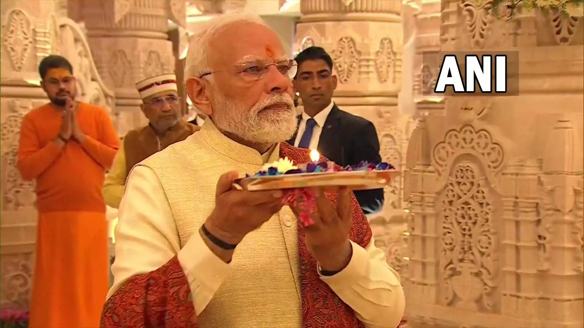 ध्वजारोहण LIVE...अयोध्या में पूजा कर रहे PM मोदी ध्वजारोहण LIVE...अयोध्या में पूजा कर रहे PM मोदी