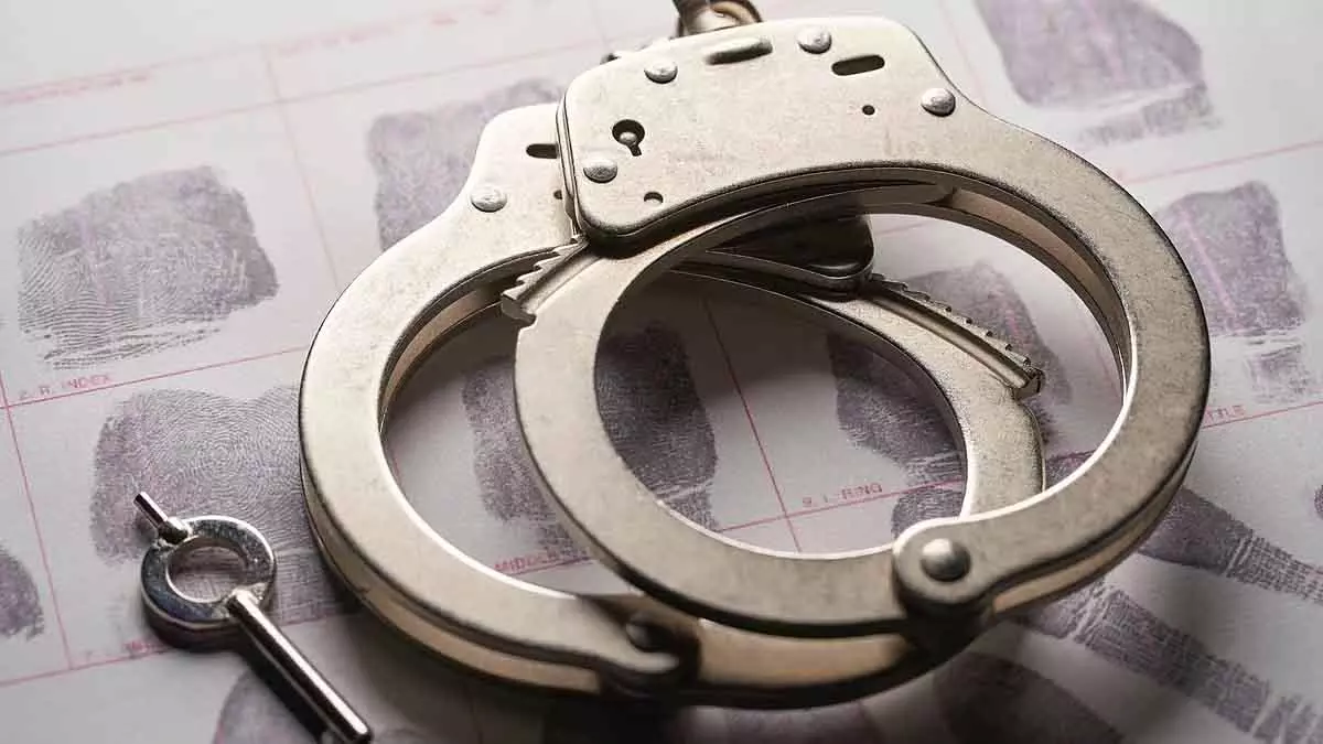 Indore : 10 चोरी के मोबाइल के साथ दो गिरफ्तार Indore : 10 चोरी के मोबाइल के साथ दो गिरफ्तार