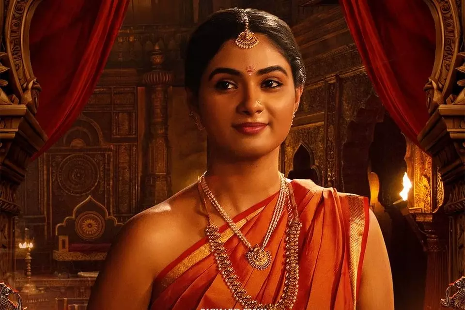 Draupadi 2 में रक्षणा इंदुचूडन का द्रौपदी देवी रूप सामने आया Draupadi 2 में रक्षणा इंदुचूडन का द्रौपदी देवी रूप सामने आया