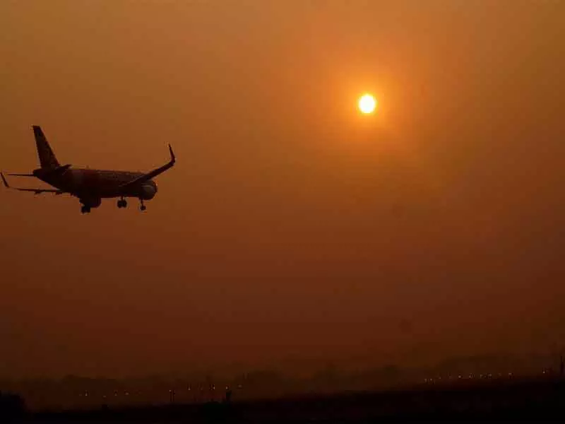 इथियोपिया से निकली ज्वालामुखी की राख ने उत्तर-पश्चिम भारत में उड़ानों को बाधित किया इथियोपिया से निकली ज्वालामुखी की राख ने उत्तर-पश्चिम भारत में उड़ानों को बाधित किया