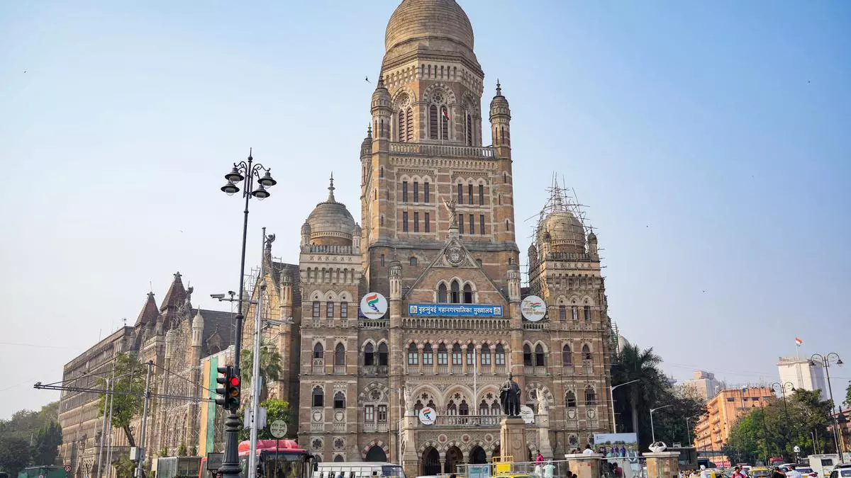 Mumbai: बीएमसी ने वोटर लिस्ट आरोपों को ठुकराया Mumbai: बीएमसी ने वोटर लिस्ट आरोपों को ठुकराया