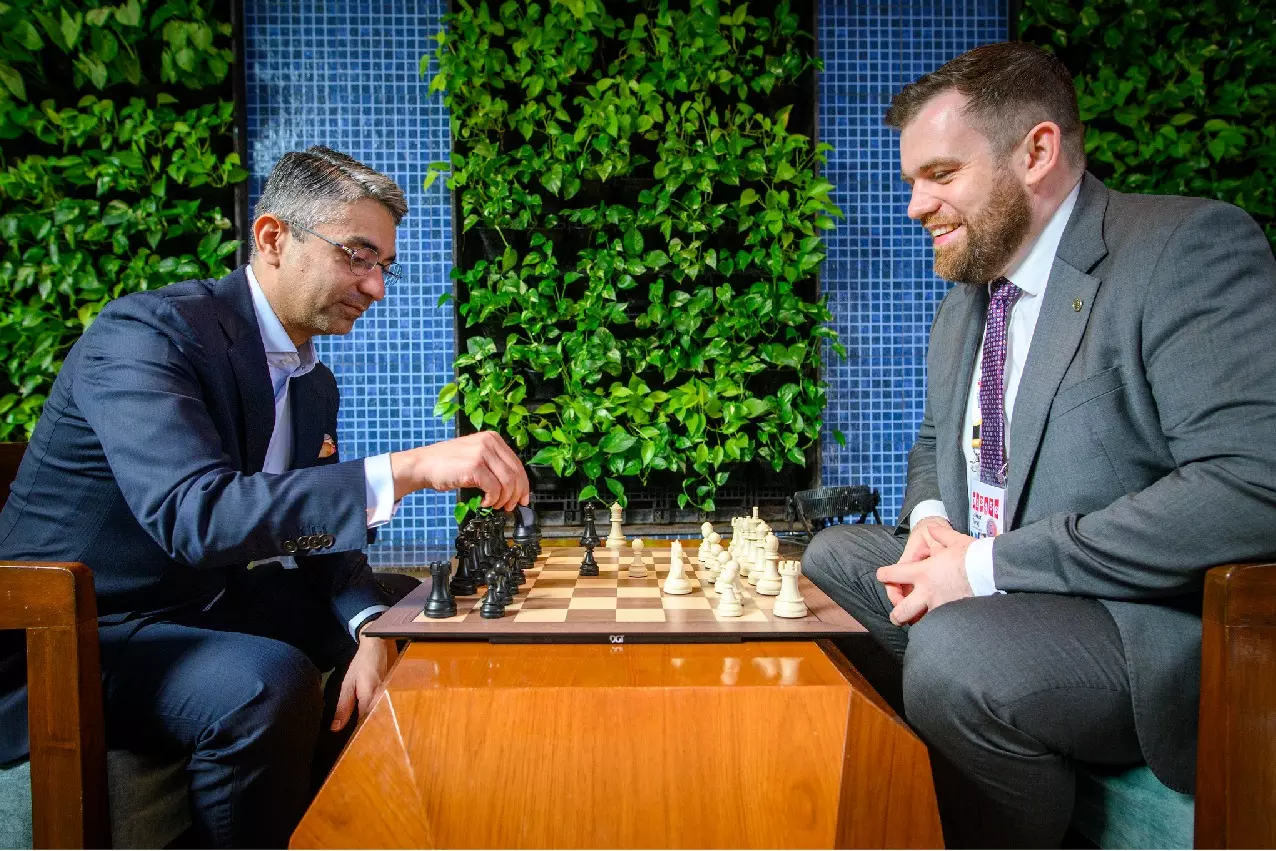 FIDE वर्ल्ड कप में अभिनव बिंद्रा ने किया फाइनल की पहली चाल का प्रदर्शन FIDE वर्ल्ड कप में अभिनव बिंद्रा ने किया फाइनल की पहली चाल का प्रदर्शन