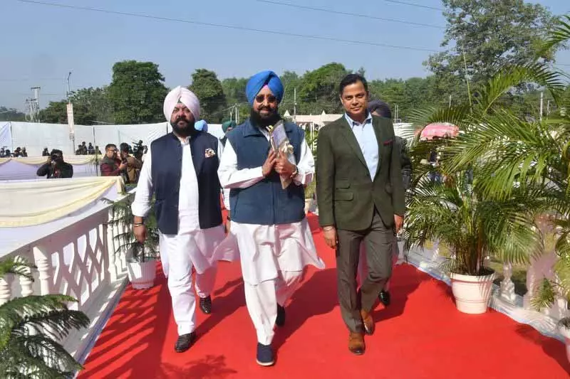 Punjab: कांग्रेस विधायकों ने रोपड़ में समानांतर बैठक की Punjab: कांग्रेस विधायकों ने रोपड़ में समानांतर बैठक की