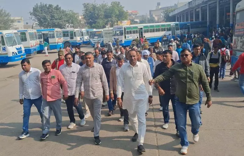 Sonipat डिपो ने स्टाफ की कमी, फाइनेंशियल नुकसान और अधूरी मांगों का हवाला दिया Sonipat डिपो ने स्टाफ की कमी, फाइनेंशियल नुकसान और अधूरी मांगों का हवाला दिया