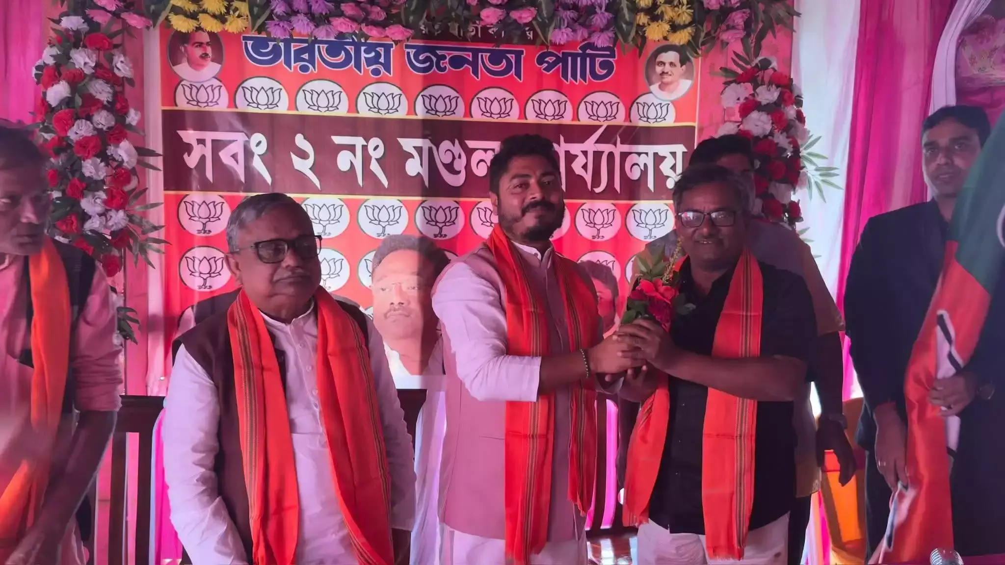 West Medinipur: भाजपा में प्रवेश से सबांग की राजनीति में नया मोड़ West Medinipur: भाजपा में प्रवेश से सबांग की राजनीति में नया मोड़