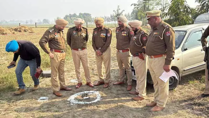 Jalandhar: एनकाउंटर में वांटेड गैंगस्टर घायल, पकड़ा गया Jalandhar: एनकाउंटर में वांटेड गैंगस्टर घायल, पकड़ा गया