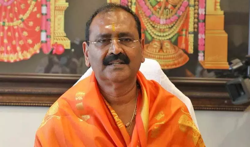 CID ने परकामनी चोरी मामले में टीटीडी के पूर्व चेयरमैन भुमना करुणाकर रेड्डी को नोटिस जारी किया CID ने परकामनी चोरी मामले में टीटीडी के पूर्व चेयरमैन भुमना करुणाकर रेड्डी को नोटिस जारी किया