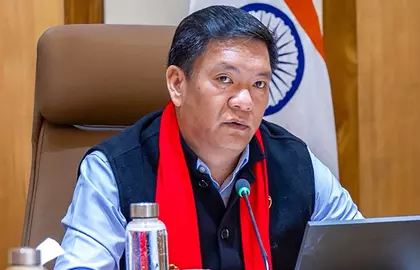 18 घंटे हिरासत में रखने पर चीन पर CM खांडू का निशाना 18 घंटे हिरासत में रखने पर चीन पर CM खांडू का निशाना