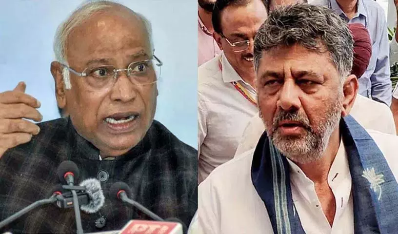 Karnataka Politics: डी.के. शिवकुमार ने CM पद को लेकर मल्लिकार्जुन खड़गे से मुलाकात की Karnataka Politics: डी.के. शिवकुमार ने CM पद को लेकर मल्लिकार्जुन खड़गे से मुलाकात की