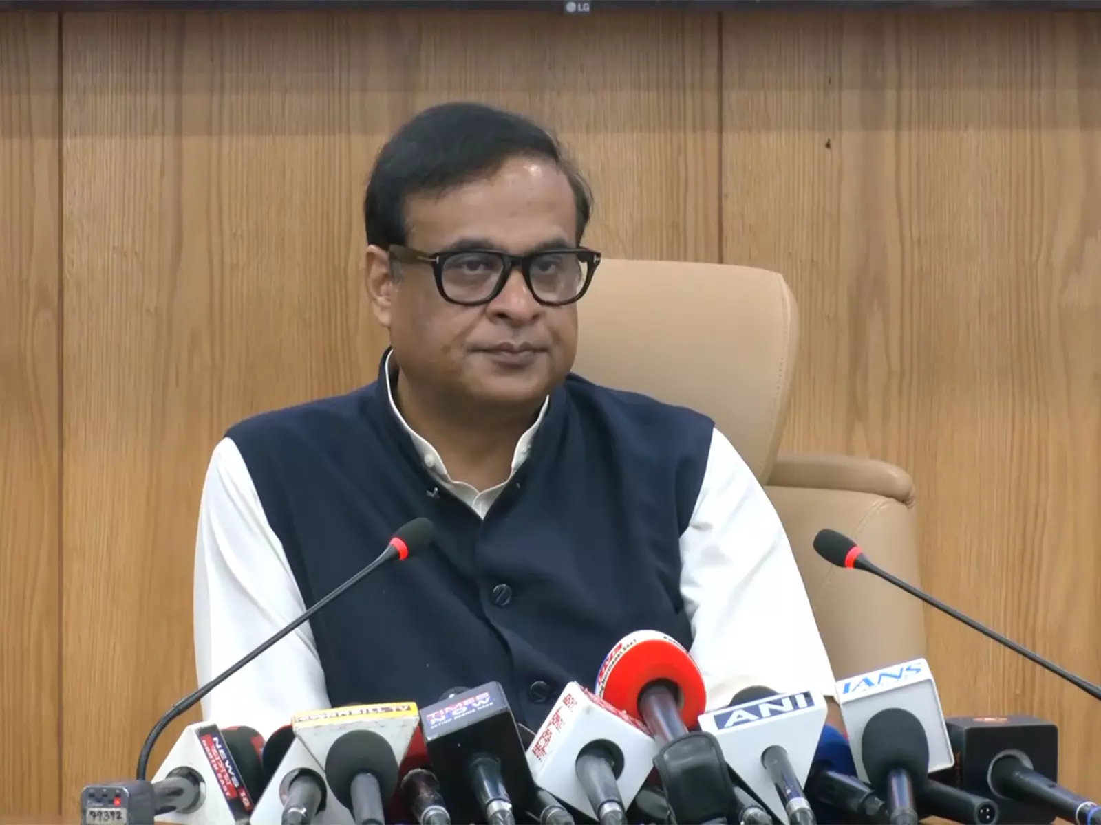 जुबीन गर्ग मौत पर CM हिमंत बिस्वा: यह सीधी और सरल हत्या है जुबीन गर्ग मौत पर CM हिमंत बिस्वा: यह सीधी और सरल हत्या है