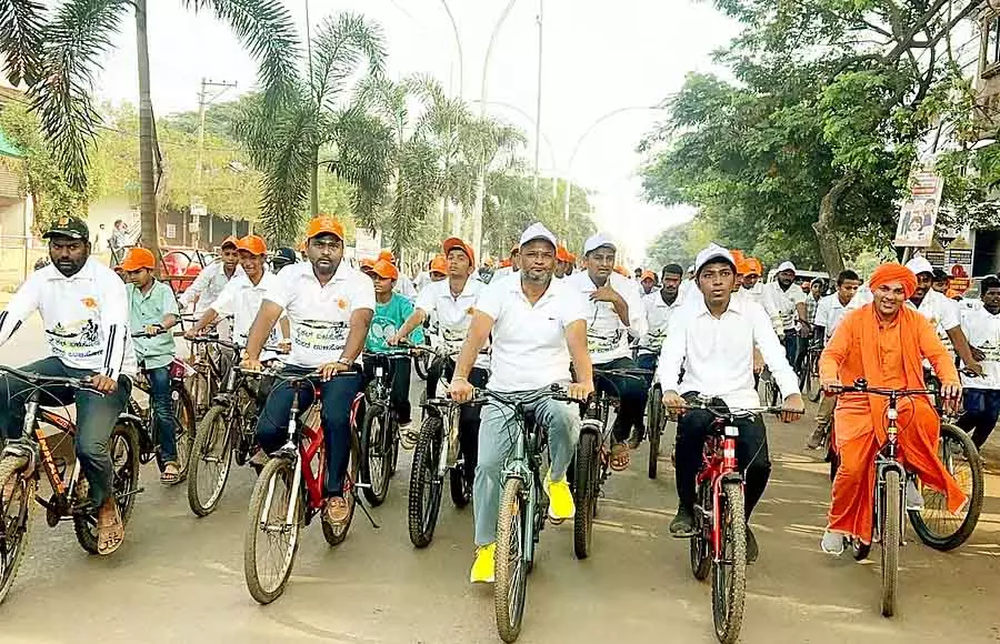 Basavakalyan : अनुभव मंडप उत्सव को बढ़ावा देने के लिए साइकिल रैली Basavakalyan : अनुभव मंडप उत्सव को बढ़ावा देने के लिए साइकिल रैली