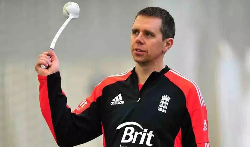 लखनऊ ने Carl Crowe को स्पिन बॉलिंग कोच नियुक्त किया लखनऊ ने Carl Crowe को स्पिन बॉलिंग कोच नियुक्त किया
