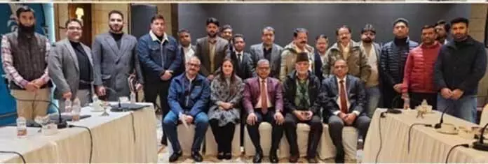 PHDCCI कश्मीर, SIDBI ने J&K के आर्थिक इकोसिस्टम को बढ़ावा देने के लिए मीटिंग की PHDCCI कश्मीर, SIDBI ने J&K के आर्थिक इकोसिस्टम को बढ़ावा देने के लिए मीटिंग की