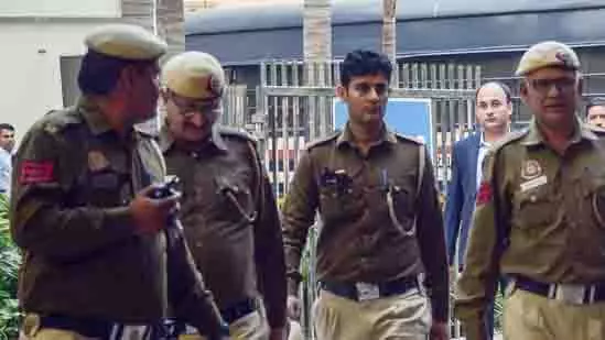 गर्भवती महिला ने हथौड़े से सास की हत्या की, दिल्ली में घर में आग लगाई गर्भवती महिला ने हथौड़े से सास की हत्या की, दिल्ली में घर में आग लगाई