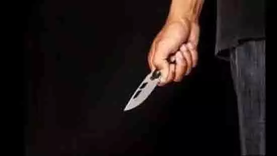 UT पुलिस अधिकारी पर सहकर्मी के भाई पर चाकू से हमला करने का आरोप UT पुलिस अधिकारी पर सहकर्मी के भाई पर चाकू से हमला करने का आरोप