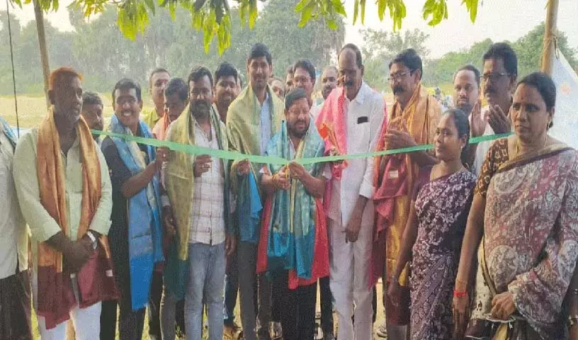 हमें अनाज खरीद केंद्रों का अच्छा इस्तेमाल करना चाहिए हमें अनाज खरीद केंद्रों का अच्छा इस्तेमाल करना चाहिए