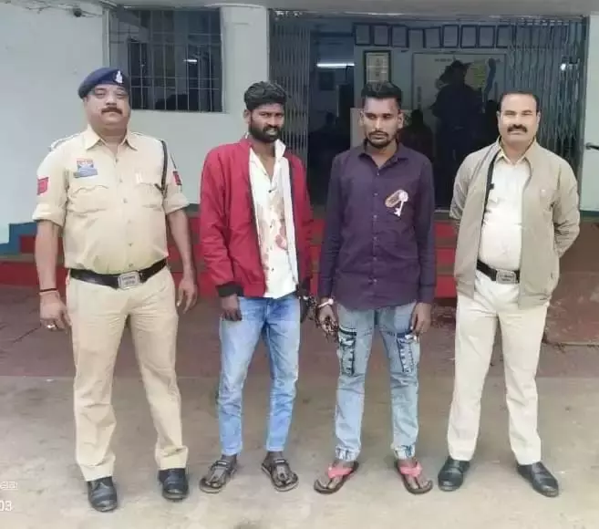 CG: कुरुद ढाबा चोरी का खुलासा, दो आरोपी गिरफ्तार CG: कुरुद ढाबा चोरी का खुलासा, दो आरोपी गिरफ्तार