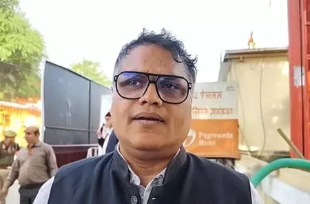 ध्वजारोहण कार्यक्रम देख लोग हुए भावविभोर, कहा- हमारे लिए सौभाग्य की बात ध्वजारोहण कार्यक्रम देख लोग हुए भावविभोर, कहा- हमारे लिए सौभाग्य की बात