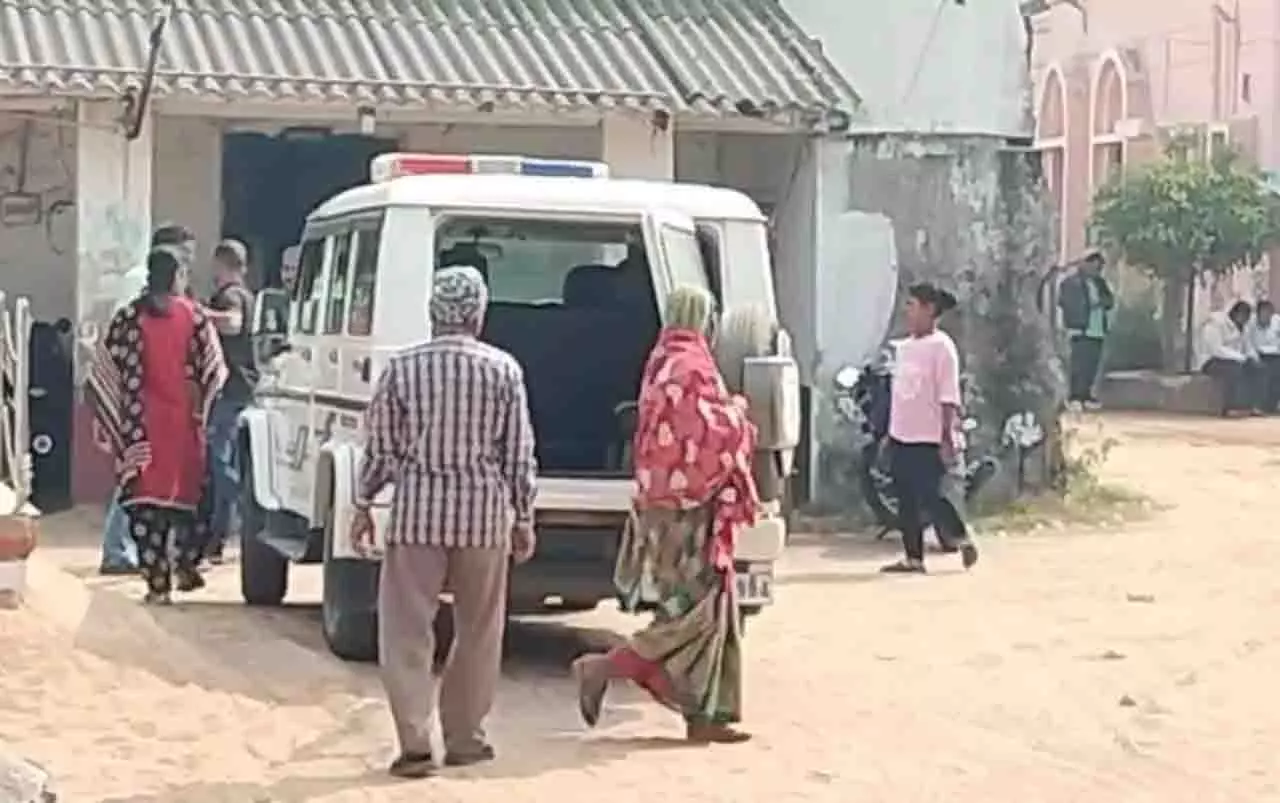 Odisha: शराबी पति से तंग पत्नी ने गुस्से में मार-पीट की घटना को अंजाम दिया Odisha: शराबी पति से तंग पत्नी ने गुस्से में मार-पीट की घटना को अंजाम दिया