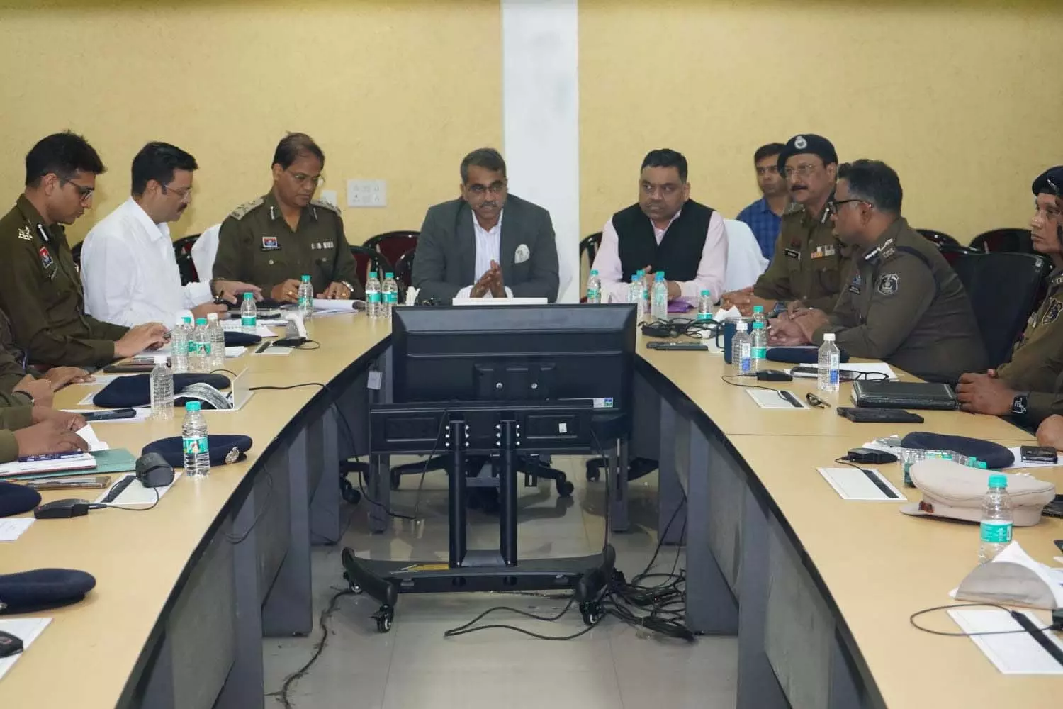 रायपुर में बड़े पुलिस सम्मेलन की तैयारी, सुरक्षा-समन्वय पर मंथन रायपुर में बड़े पुलिस सम्मेलन की तैयारी, सुरक्षा-समन्वय पर मंथन