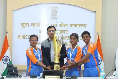 खेल मंत्री ने ब्लाइंड महिला टी20 वर्ल्ड कप विजेताओं को बताया देश के लिए प्रेरणा खेल मंत्री ने ब्लाइंड महिला टी20 वर्ल्ड कप विजेताओं को बताया देश के लिए प्रेरणा