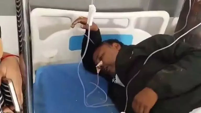 UP में BLO की आत्महत्या से एसडीएम-बीडीओ पर आरोप लगे UP में BLO की आत्महत्या से एसडीएम-बीडीओ पर आरोप लगे