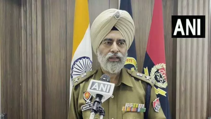 BSF-Police की संयुक्त कार्रवाई में 5.5 किलो हेरोइन बरामद, दो तस्कर गिरफ्तार BSF-Police की संयुक्त कार्रवाई में 5.5 किलो हेरोइन बरामद, दो तस्कर गिरफ्तार