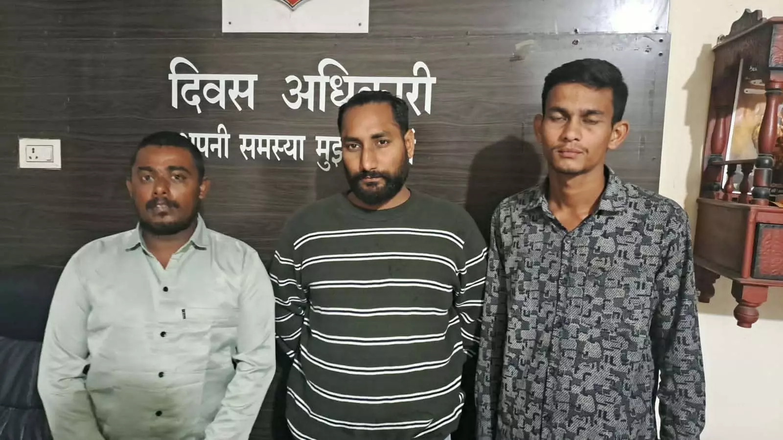 CG: घर में घुसकर किया तोड़फोड़, 3 आरोपी गिरफ्तार CG: घर में घुसकर किया तोड़फोड़, 3 आरोपी गिरफ्तार