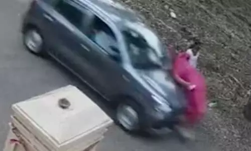 पूर्व विधायक को कार ने रौंदा, हालत नाजुक पूर्व विधायक को कार ने रौंदा, हालत नाजुक